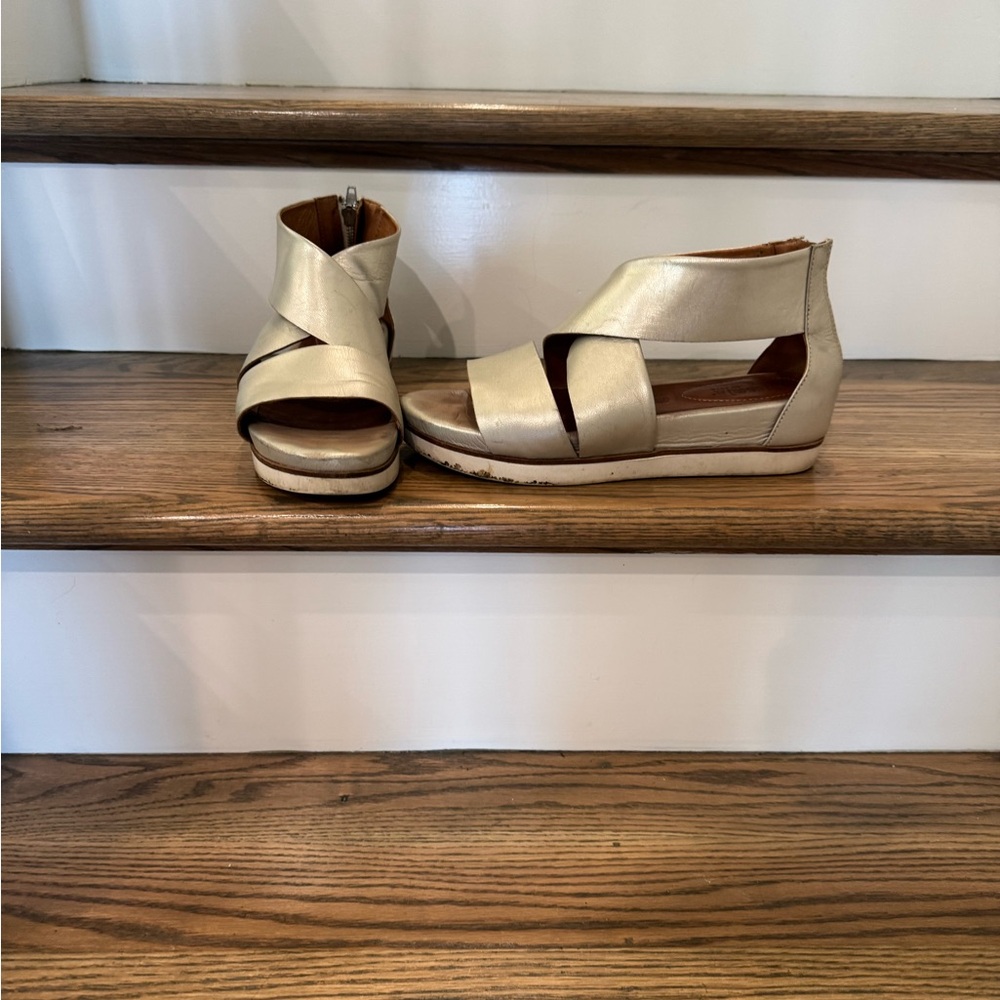 Bussola Metallic Oyster Sandals Modern Minimalist Design